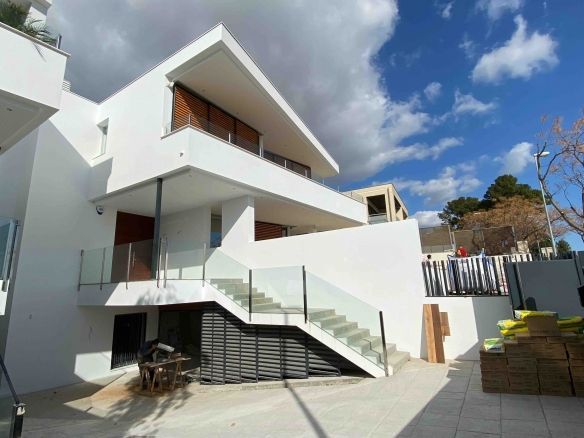 OBRA NUEVA 2 VILLAS FRONTALES LA LLOSA CAMBRILS