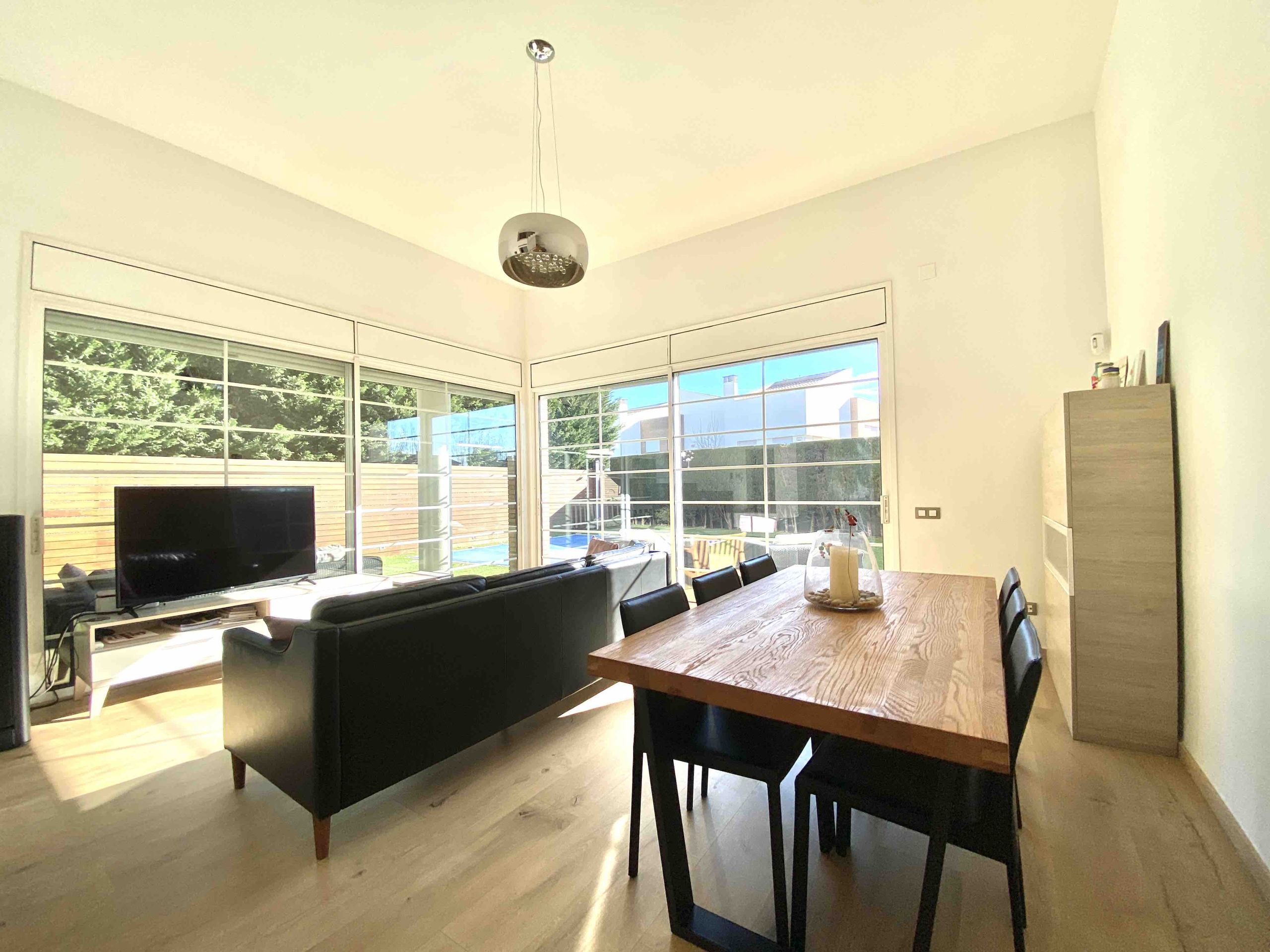 casa-con-piscina-en-cambrils-foto5 Espectacular chalet en Cambrils con piscina privada