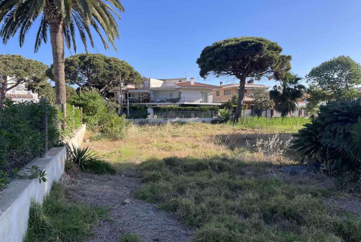 Terreno Frontal al mar Pi Rodó Cambrils