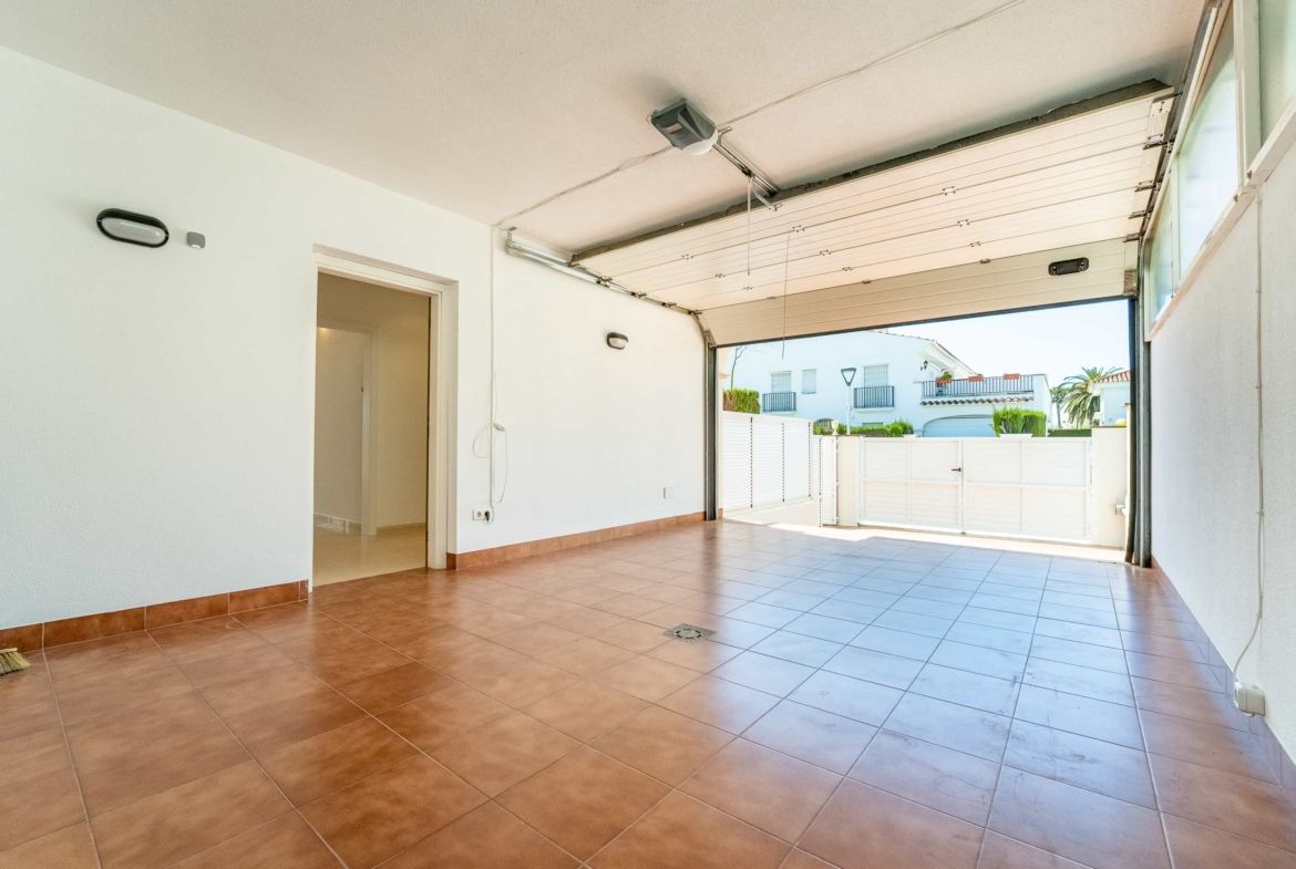 Espectacular chalet frontal al mar