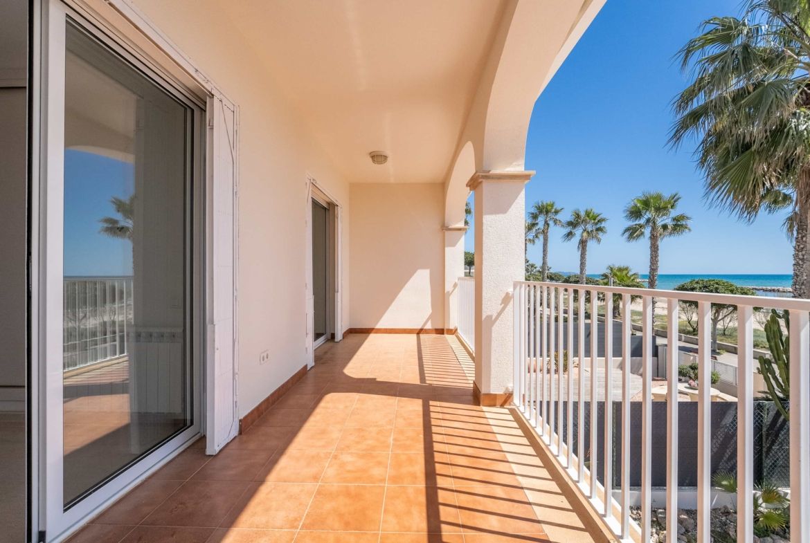 Espectacular chalet frontal al mar